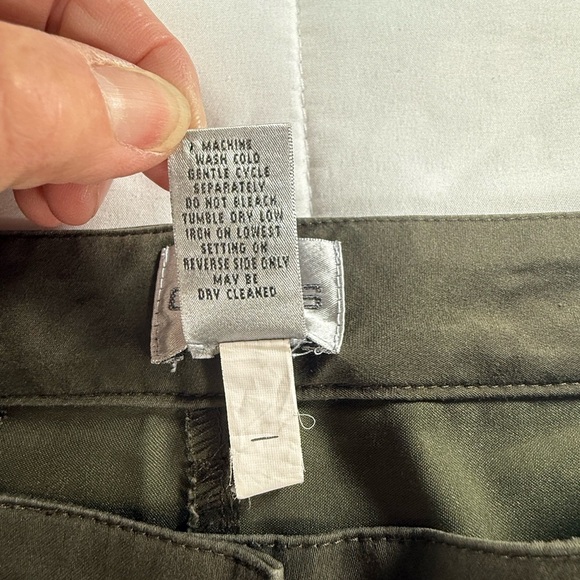 Chico’s Woman’s Army Green Pants size 2.5.  Light weight B41 - Picture 3 of 6